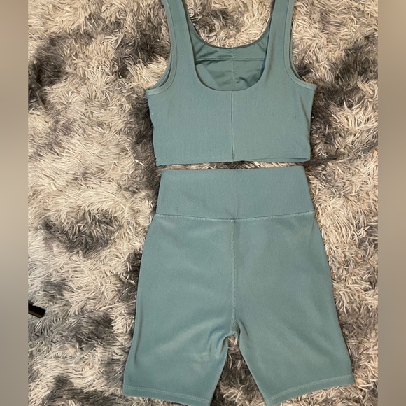 two piece workout set - Picture 7 of 10